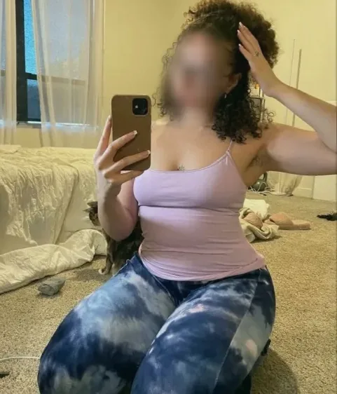 Melanie, 32