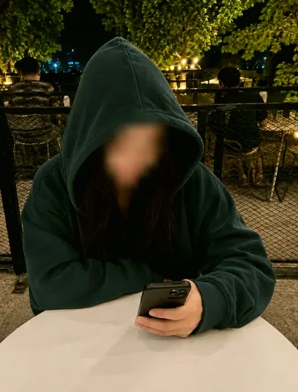 Nicole, 26
