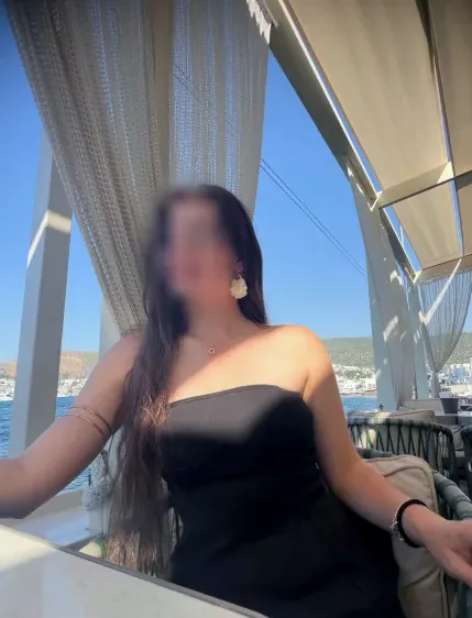 Rebecca, 21